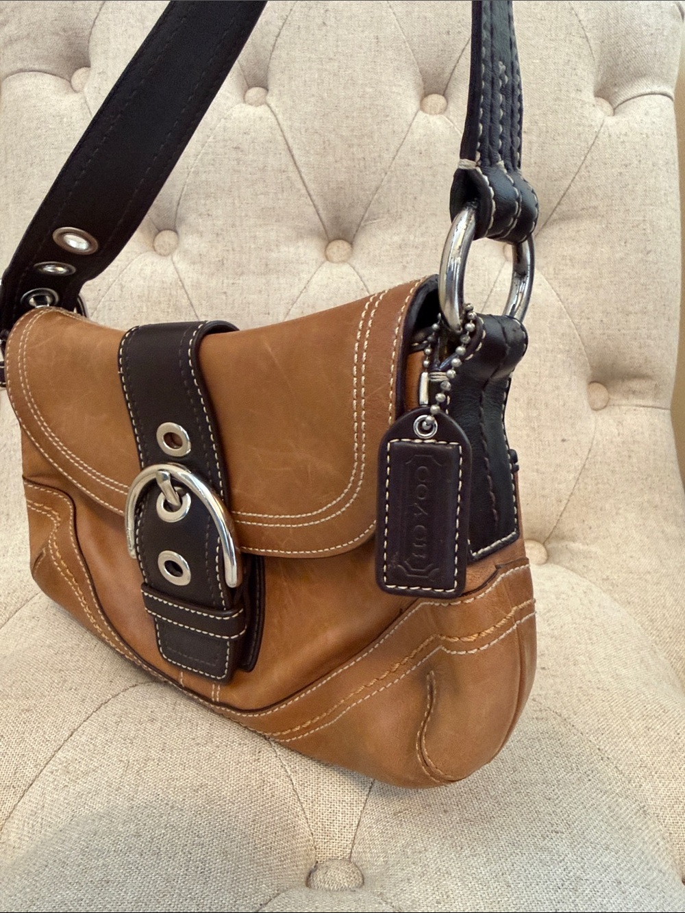 Coach Two-Tone Camel and Chocolate Leather Shoulder Bag - Picture 4 of 7